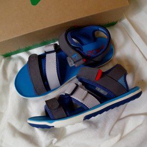 PLAE  "Wes" sandals Youth size 2 Aloha Blue